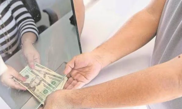 Avanza en Cámara de Representantes de EU impuesto de 5% a remesas; advierten por afectaciones a poblaciones vulnerables