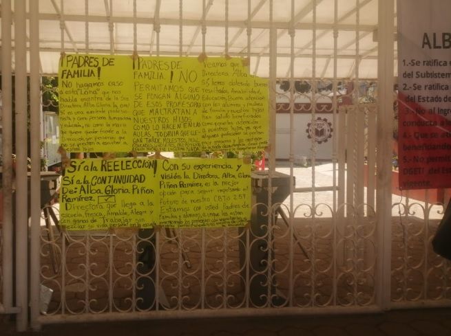 Madres y padres de familia denuncian acoso sindical contra Directora del CBTis 259 en Santa Cruz Xoxocotlán