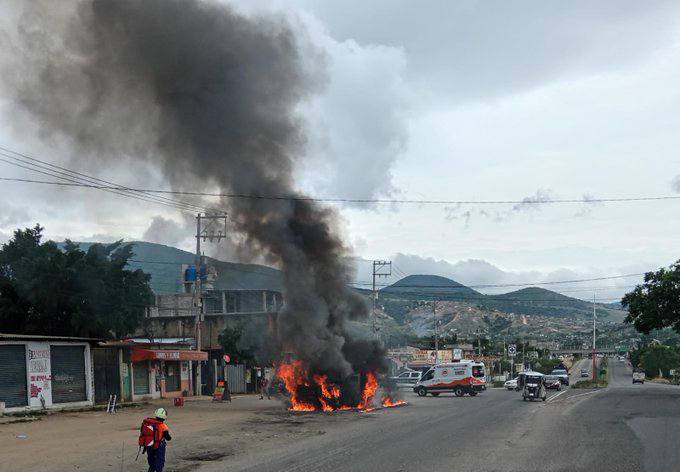 Camioneta de valores se incendia; bomberos sofocan fuego y autoridades investigan causas del siniestro