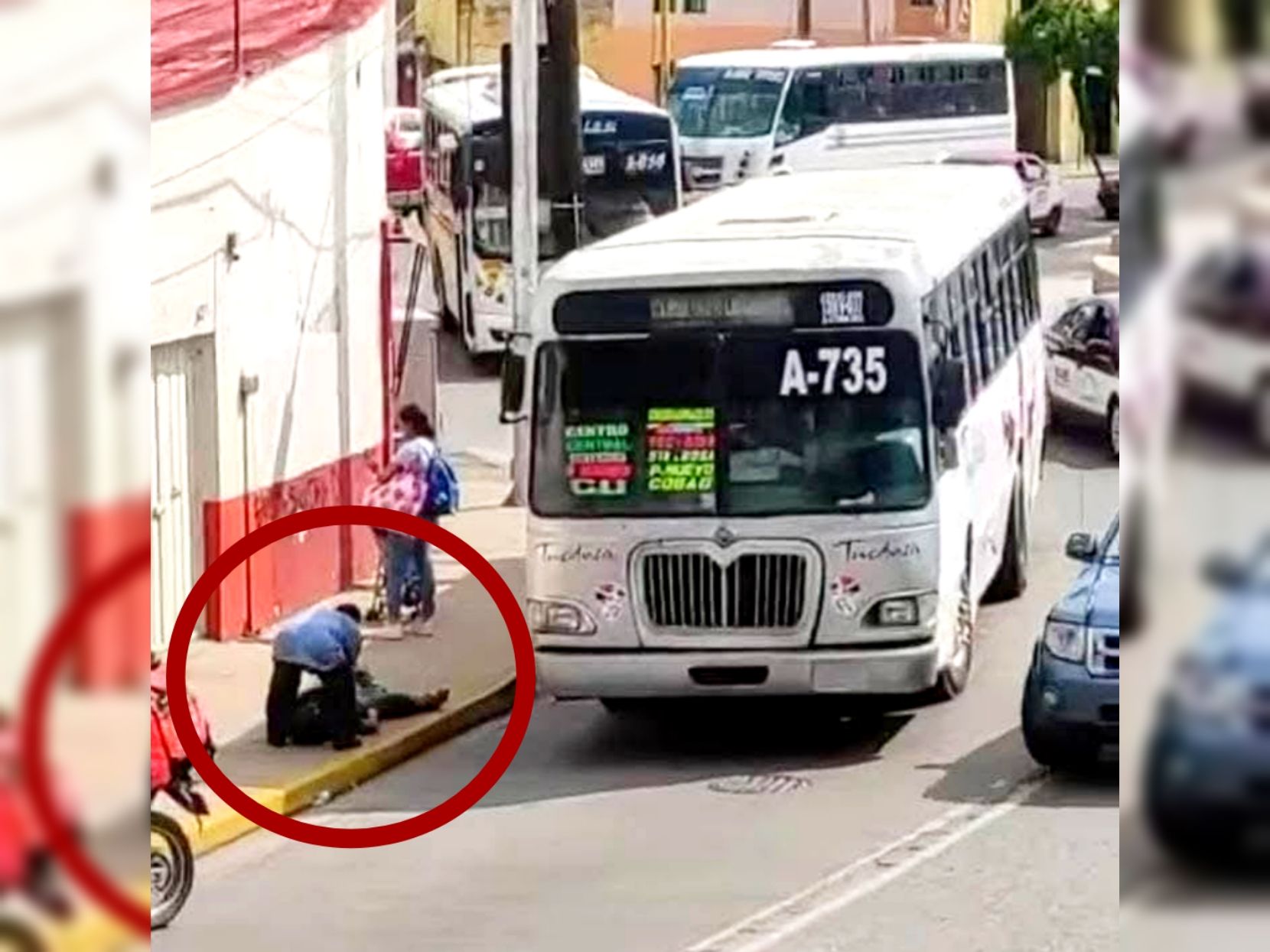 Chofer de camión urbano huye tras arrollar y dejar en banqueta a peatón en Oaxaca Chofer de camión urbano huye tras arrollar y dejar en banqueta a peatón en Oaxaca