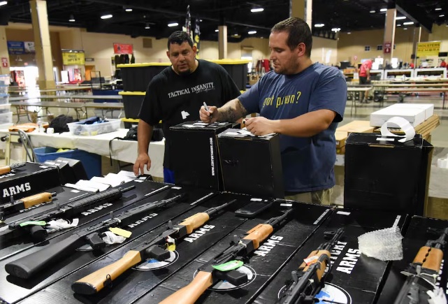 Corte Suprema de EU bloquea demanda de México contra fabricantes de armas; el país los acusa de fomentar violencia de cárteles Corte Suprema de EU bloquea demanda de México contra fabricantes de armas; el país los acusa de fomentar violencia de cárteles