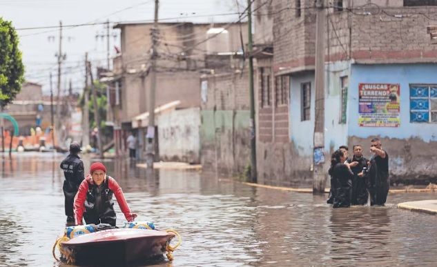 Regresan las lanchas por la inundación en Chalco Regresan las lanchas por la inundación en Chalco