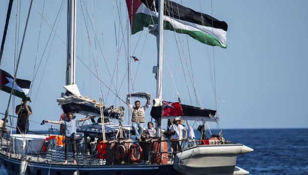 Barco donde viaja Greta Thunberg contacta a países de activistas detenidos; difunde videomensajes