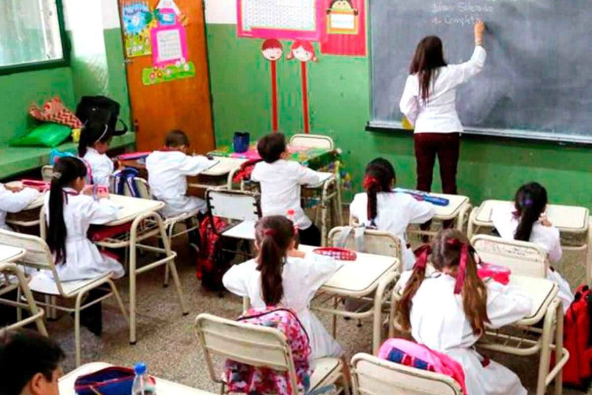 Regresan a clases más de 800 mil estudiantes en Oaxaca tras paro de la Sección 22