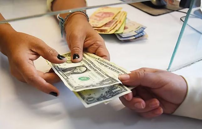 Remesas caen 12% en abril Remesas caen 12% en abril