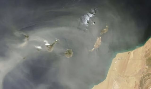 Nube de polvo del Sahara cubre el Caribe; expertos alertan riesgos a la salud