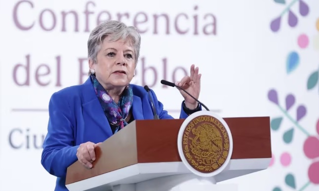 Semarnat lanza estrategia nacional para limpiar las playas de plásticos; comenzará en 5 estados Semarnat lanza estrategia nacional para limpiar las playas de plásticos; comenzará en 5 estados