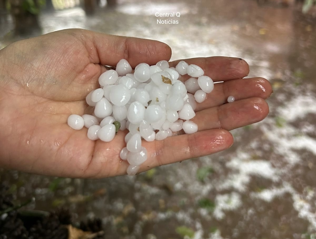 Granizada y lluvias intensas sorprenden en Oaxaca: encharcamientos, vientos y patios blancos en Valles Centrales