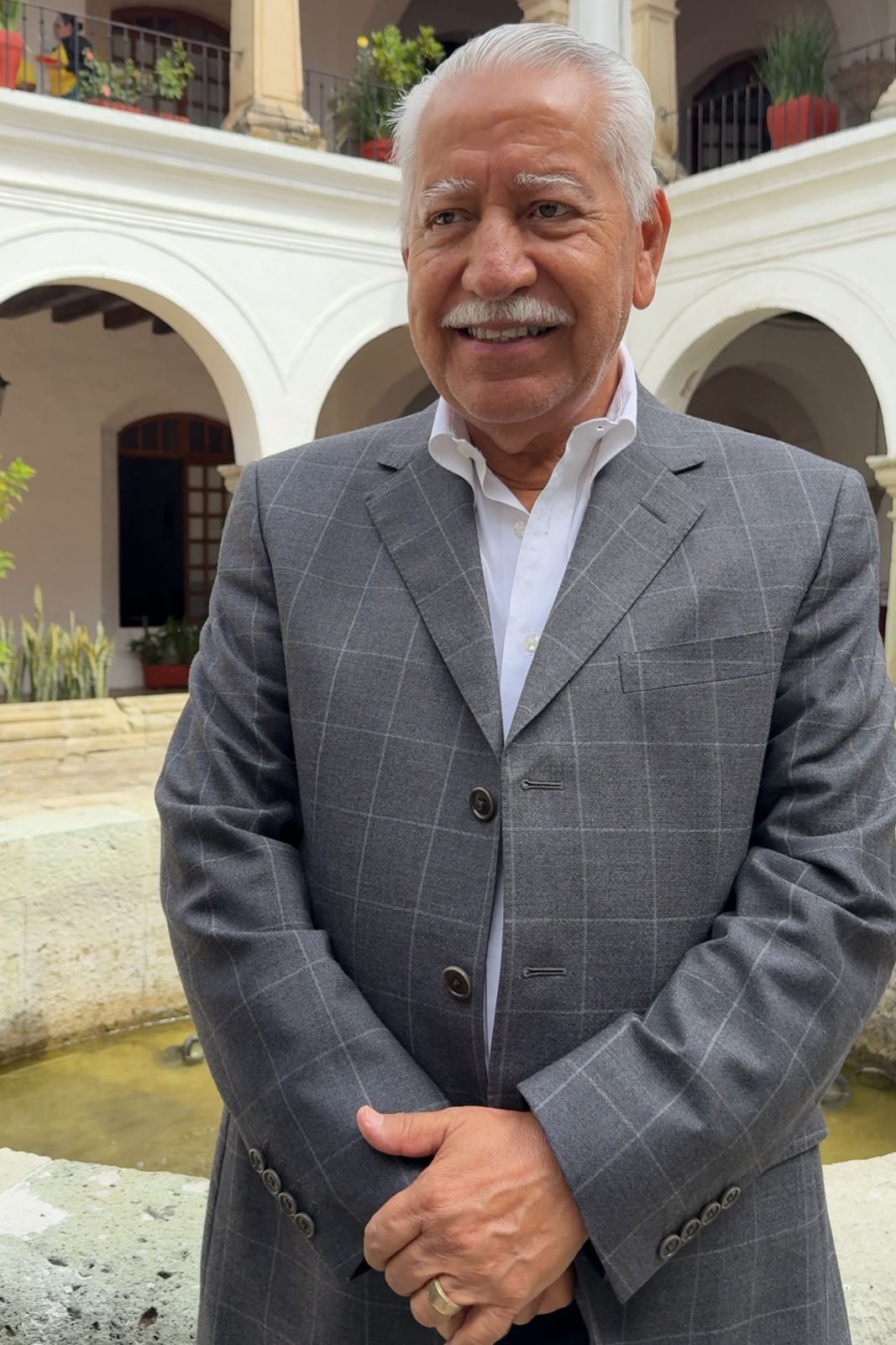 Concejales del Ayuntamiento de Oaxaca de Juárez ratifican por unanimidad a Jorge Bueno como Cronista de la Ciudad Concejales del Ayuntamiento de Oaxaca de Juárez ratifican por unanimidad a Jorge Bueno como Cronista de la Ciudad