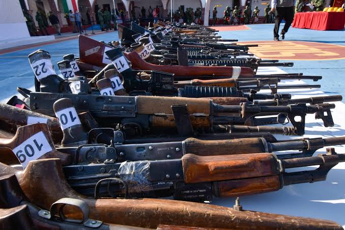 Oaxaca, destino de las armas traficadas desde Texas; son usadas en matanzas entre comunidades, o por la delincuencia Oaxaca, destino de las armas traficadas desde Texas; son usadas en matanzas entre comunidades, o por la delincuencia