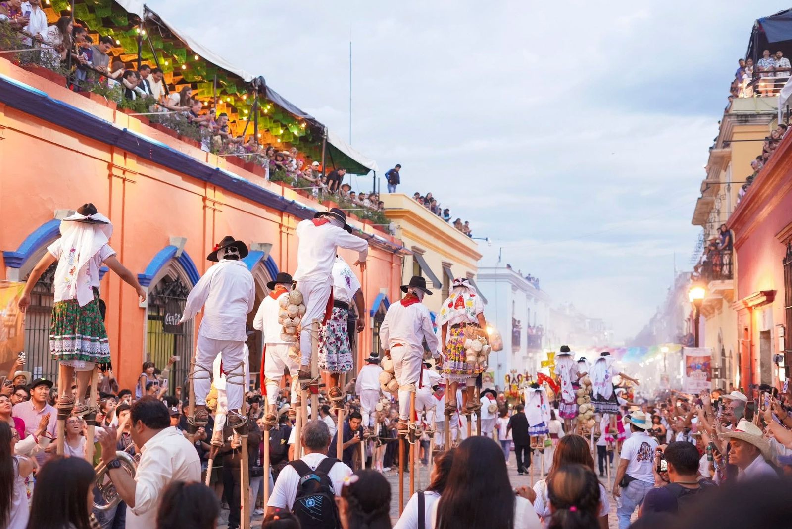 Se desbordó la alegría en Oaxaca de Juárez por el segundo Desfile de Delegaciones de la Guelaguetza 2025