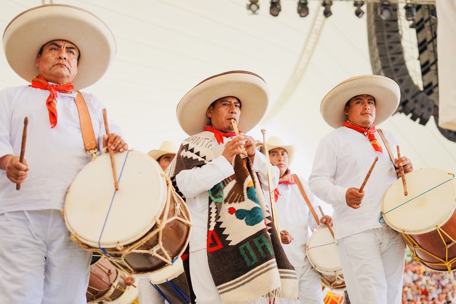 Con lleno total, se despide la Guelaguetza: 42 mil personas presenciarán esta gran fiesta, única en Latinoamérica, en sus 4 ediciones