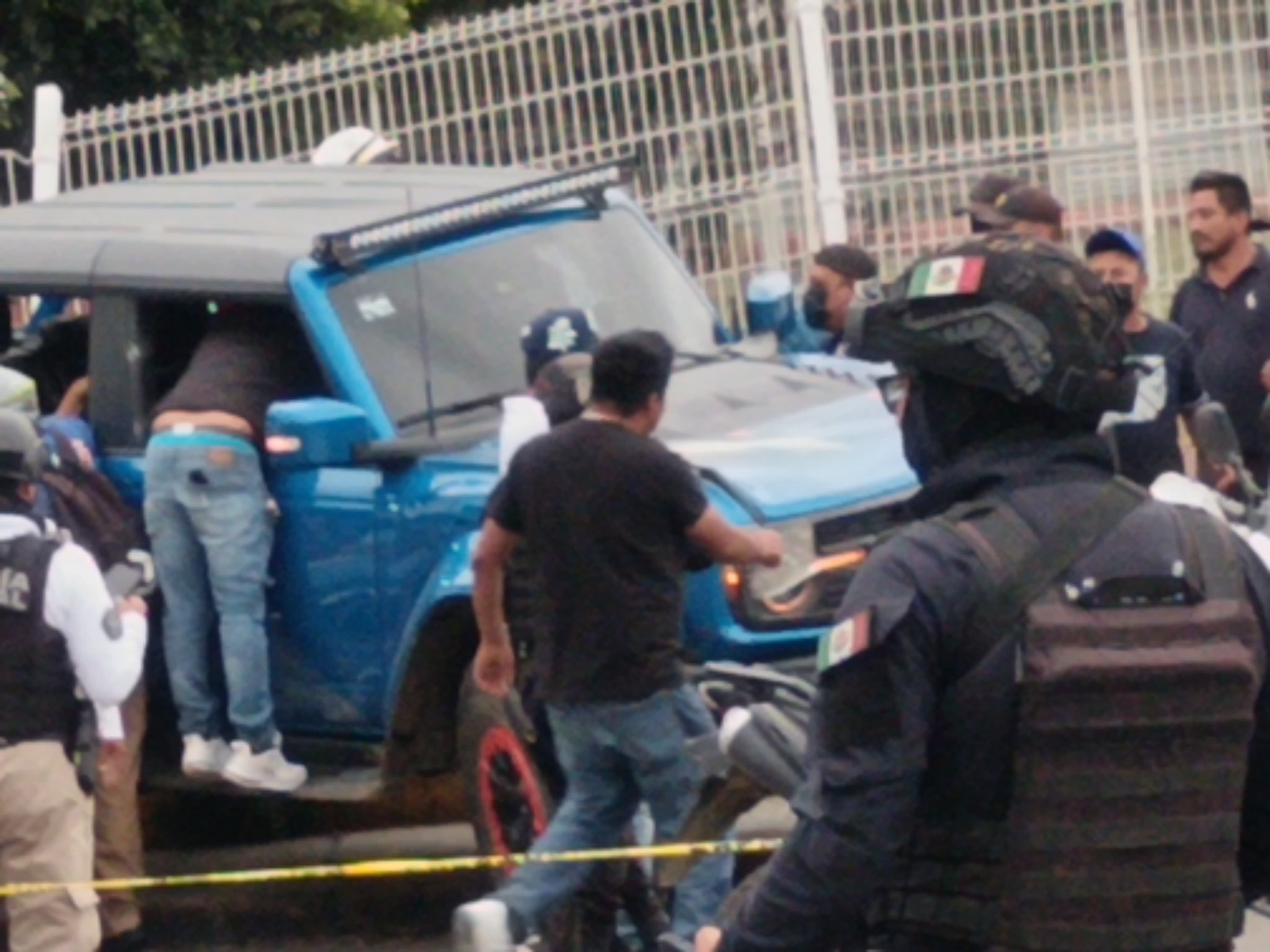 Balacera en el Parque del Amor, en Oaxaca de Juárez: ejecutan al líder transportista Juan Yavhé Luis Villaseca, a su esposa e hijo Balacera en el Parque del Amor, en Oaxaca de Juárez: ejecutan al líder transportista Juan Yavhé Luis Villaseca, a su esposa e hijo