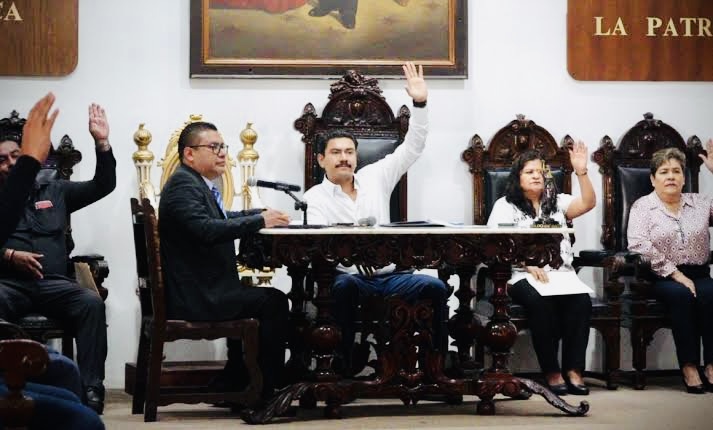 Otro retroceso: Cabildo aprueba Reglamento de Participación Vecinal de Oaxaca capital que elimina consulta popular y rendición de cuentas Otro retroceso: Cabildo aprueba Reglamento de Participación Vecinal de Oaxaca capital que elimina consulta popular y rendición de cuentas