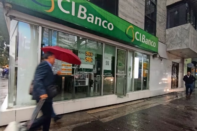 Fitch coloca en grado especulativo nota crediticia de CIBanco, Intercam Banco y Vector Casa de Bolsa; retira calificaciones