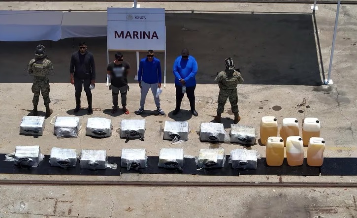 Decomisan más de media tonelada de cocaína en costas de Oaxaca; hay 4 detenidos Decomisan más de media tonelada de cocaína en costas de Oaxaca; hay 4 detenidos
