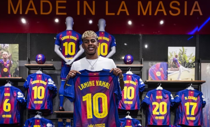 En medio del escándalo, Lamine Yamal recibe el 10 del Barcelona, y habla de Messi En medio del escándalo, Lamine Yamal recibe el 10 del Barcelona, y habla de Messi