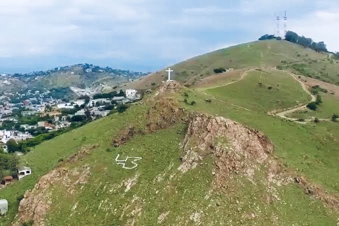 Colegio de Urbanistas de #Oaxaca rechaza la colonización de la reserva natural protegida del Cerro del Crestón; exige transparencia a las autoridades Colegio de Urbanistas de #Oaxaca rechaza la colonización de la reserva natural protegida del Cerro del Crestón; exige transparencia a las autoridades