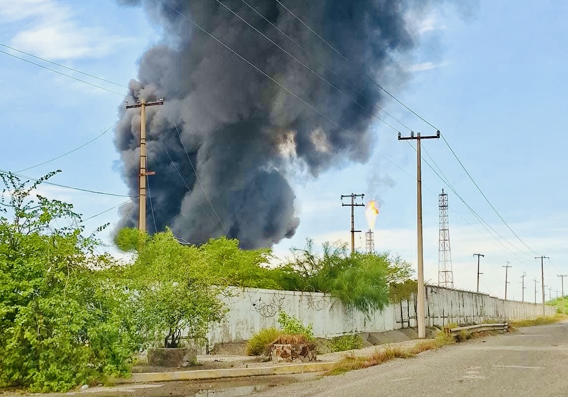 Conato de incendio en refinería de Salina Cruz por falla en planta catalítica; situación ya controlada