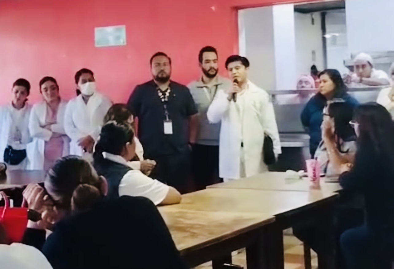 Médicos, enfermeras y personal administrativo anuncian paro en el Hospital “Aurelio Valdivieso”, por abandono de autoridades Médicos, enfermeras y personal administrativo anuncian paro en el Hospital “Aurelio Valdivieso”, por abandono de autoridades