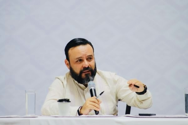 Con amenazas y prepotencia, Jesús Romero condiciona diálogo con trabajadores de Telebachillerato que bloquean en Oaxaca