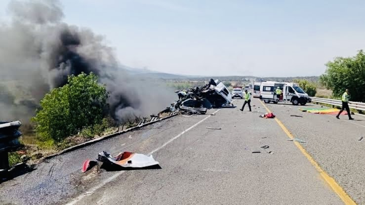 POLÍTICA EXPRÉS | * Peaje millonario, seguridad ausente: la tragedia diaria en la supercarretera Oaxaca-Cuacnopalan