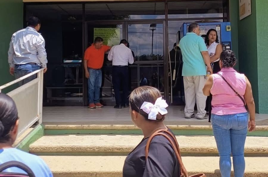 Paro general en Hospital de San Pablo Huixtepec, #Oaxaca, por grave desabasto de medicamentos que afecta servicios médicos