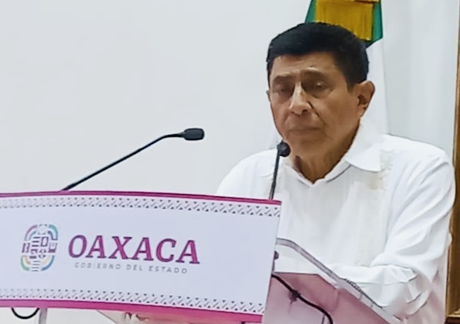 Jara anuncia la reinstalación de todos los burócratas despedidos por Decreto 24; busca distender conflicto ante cercanía de la revocación de mandato Jara anuncia la reinstalación de todos los burócratas despedidos por Decreto 24; busca distender conflicto ante cercanía de la revocación de mandato