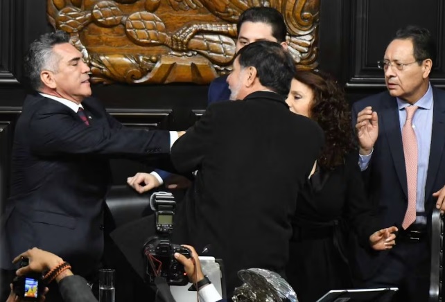 Noroña denunciará penalmente a Alito Moreno por lesiones; citan a sesión urgente en el Senado