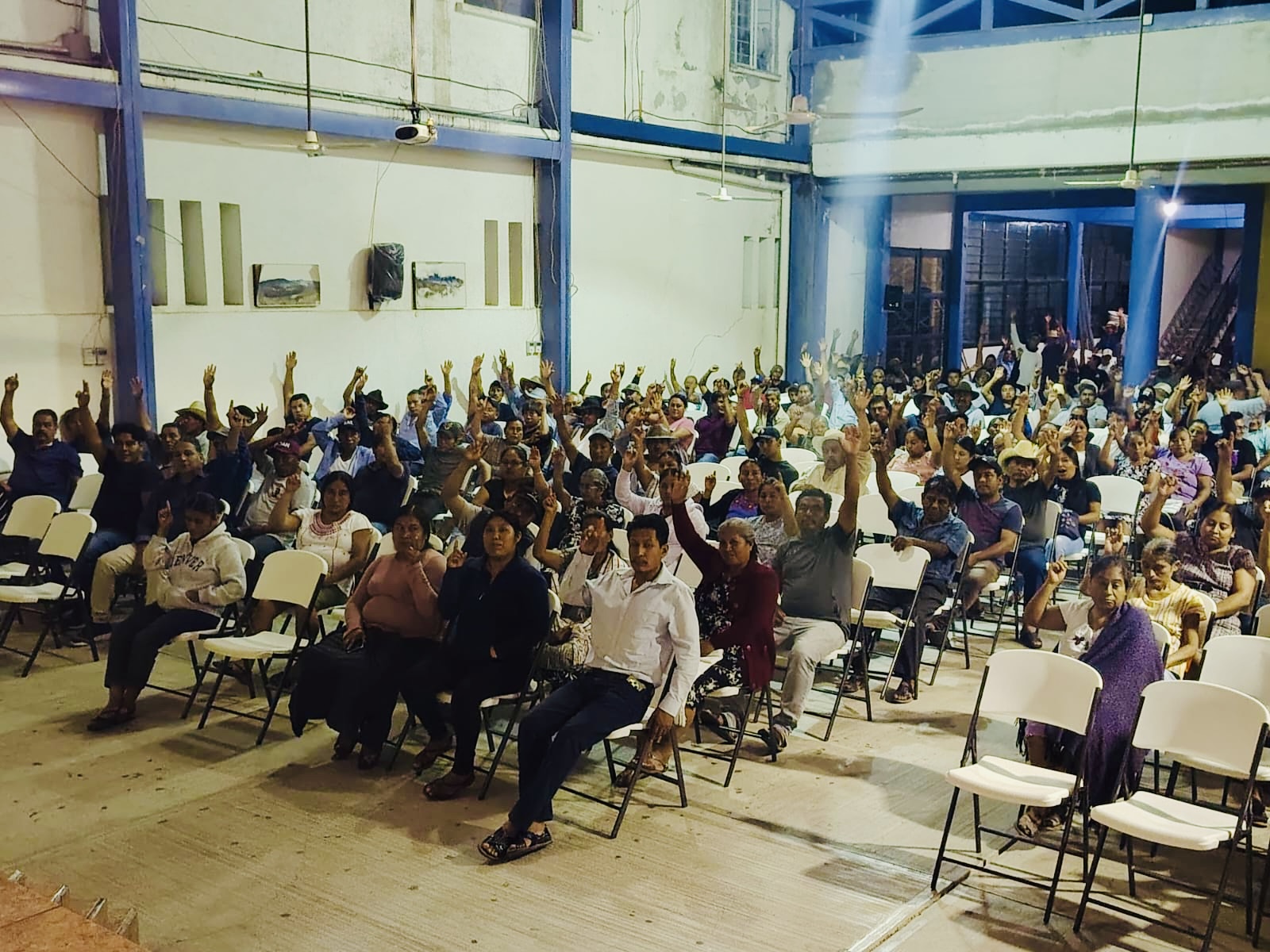 Asamblea de Yalálag pide a Adidas suspender producción del calzado “Oaxaca Slip On”; huaracheros locales afirman que estilo y tejido son michoacanos