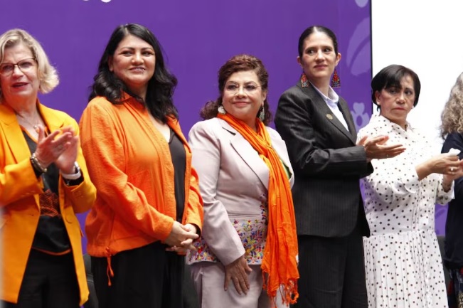 CdMx fortalece Alerta por Violencia de Género; conoce las 15 acciones y reforma al Código Penal presentadas por Clara Brugada CdMx fortalece Alerta por Violencia de Género; conoce las 15 acciones y reforma al Código Penal presentadas por Clara Brugada