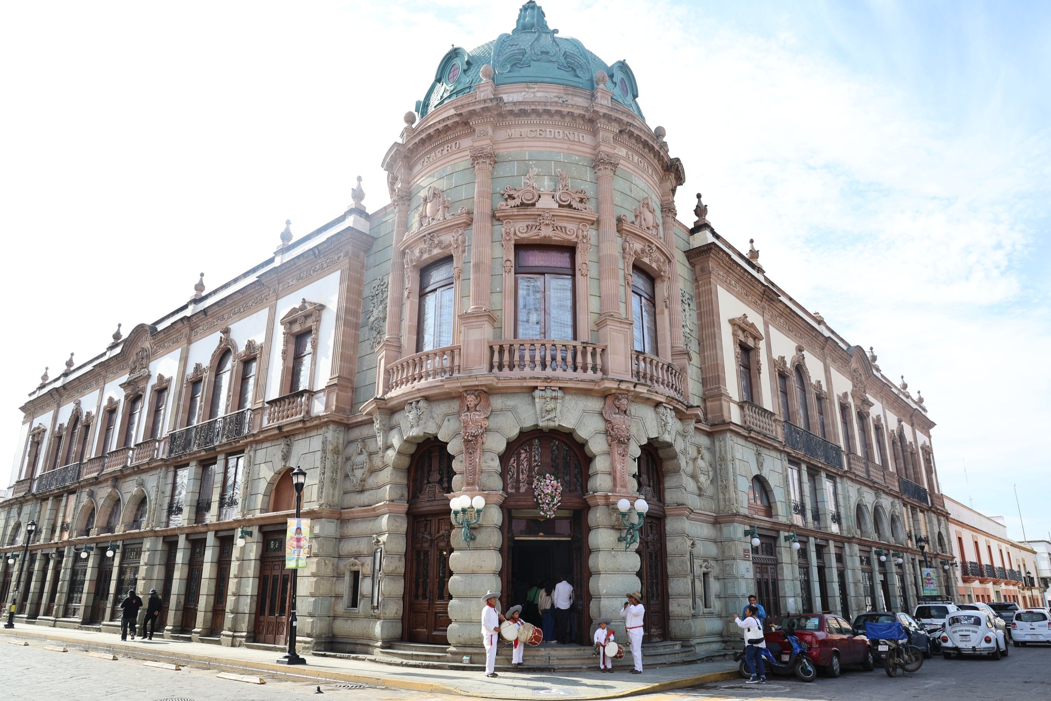Teatro Macedonio Alcalá celebra 116 años con música, nuevo telón y espectáculos culturales en #Oaxaca
