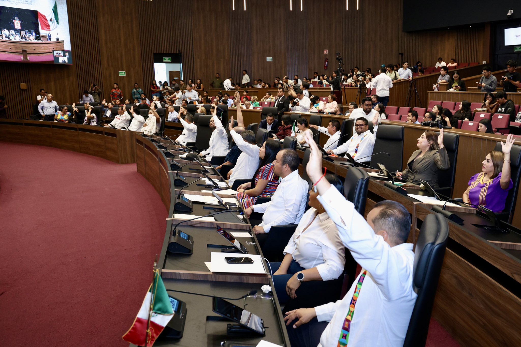 Congreso de #Oaxaca aprueba reformas para revocación de mandato de Salomón Jara: será el 18 de enero