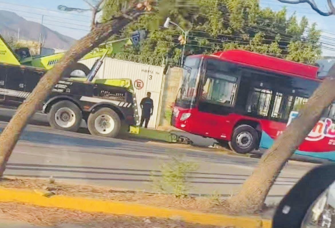 Gobierno de #Oaxaca informa que gastó 959 mdp para apuntalar CityBus; no obstante, sus “nuevos” camiones fallan y tienen que ser rescatados por la grúa