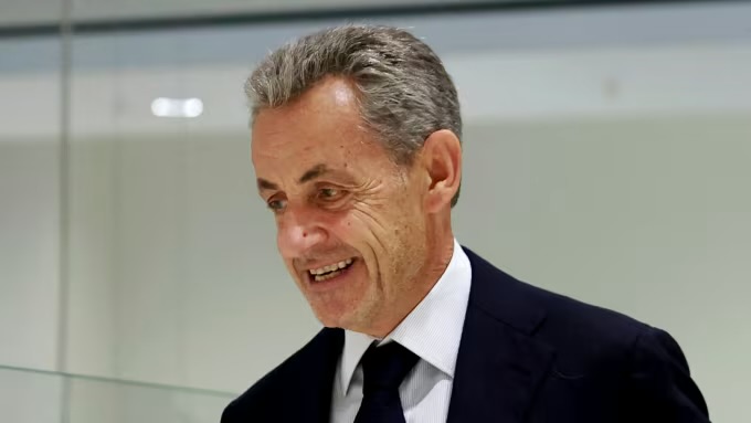 Declaran a Nicolás Sarkozy culpable de conspiración por financiar campaña de 2007 con fondos de Gadafi; irá a prisión Declaran a Nicolás Sarkozy culpable de conspiración por financiar campaña de 2007 con fondos de Gadafi; irá a prisión