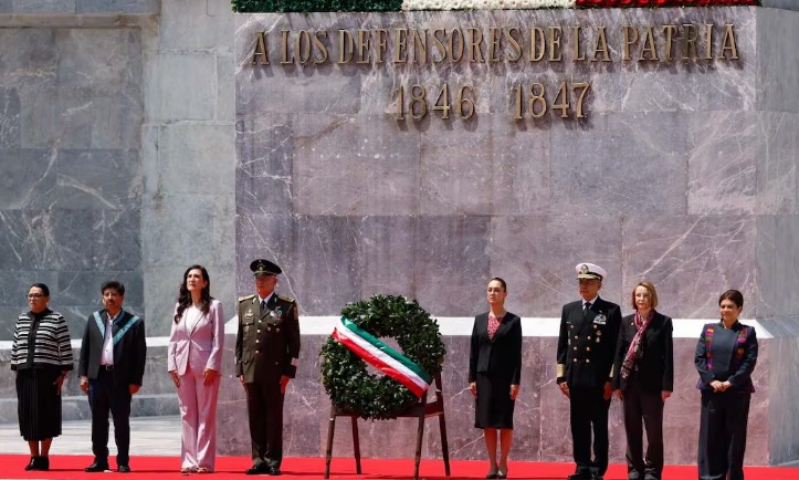 Asisten Hugo Aguilar y Kenia López a ceremonia del 178 Aniversario los Niños Héroes de Chapultepec Asisten Hugo Aguilar y Kenia López a ceremonia del 178 Aniversario los Niños Héroes de Chapultepec