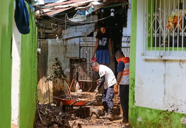 Intensas precipitaciones afectan a tres municipios de Chiapas Intensas precipitaciones afectan a tres municipios de Chiapas