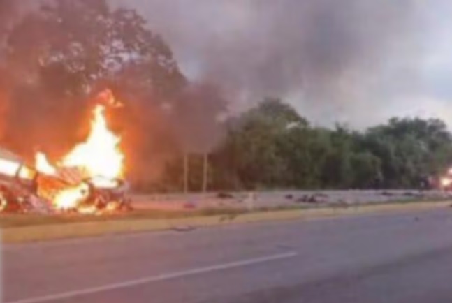Identifican a 5 de los 16 fallecidos en accidente de carretera Mérida-Campeche Identifican a 5 de los 16 fallecidos en accidente de carretera Mérida-Campeche