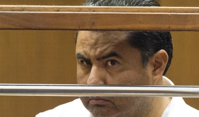 Acusan a Naasón Joaquín García de crimen organizado y tráfico sexual en Nueva York; líder de La Luz del Mundo cumple sentencia en EU Acusan a Naasón Joaquín García de crimen organizado y tráfico sexual en Nueva York; líder de La Luz del Mundo cumple sentencia en EU