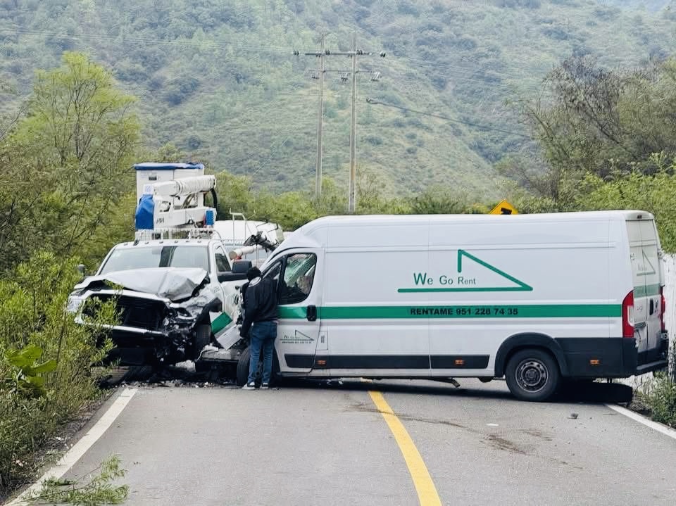 Cierran la carretera 175 Oaxaca-Tuxtepec por choque de vehículos en el tramo Ixtepeji-Ixtlán