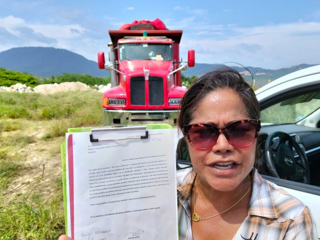 Agente municipal denuncia vertimiento ilegal de escombros por camiones de CATEM en Salinas del Marqués Agente municipal denuncia vertimiento ilegal de escombros por camiones de CATEM en Salinas del Marqués
