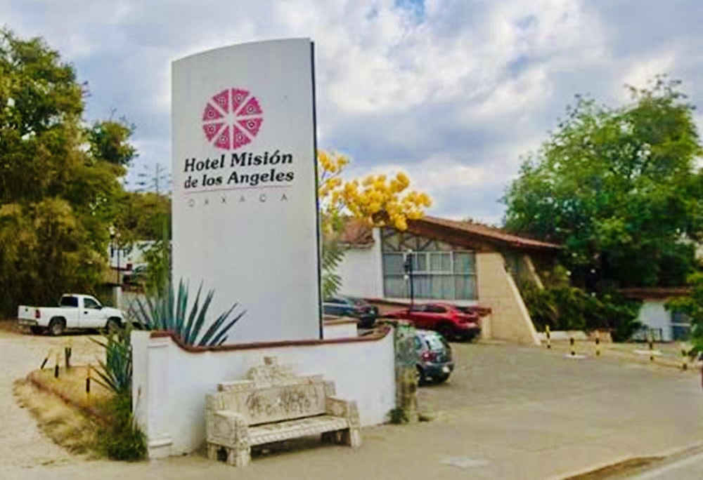 Es oficial: cierra sus puertas el emblemático Hotel Misión de Los Ángeles, ícono de la hospitalidad en #Oaxaca de Juárez Es oficial: cierra sus puertas el emblemático Hotel Misión de Los Ángeles, ícono de la hospitalidad en #Oaxaca de Juárez