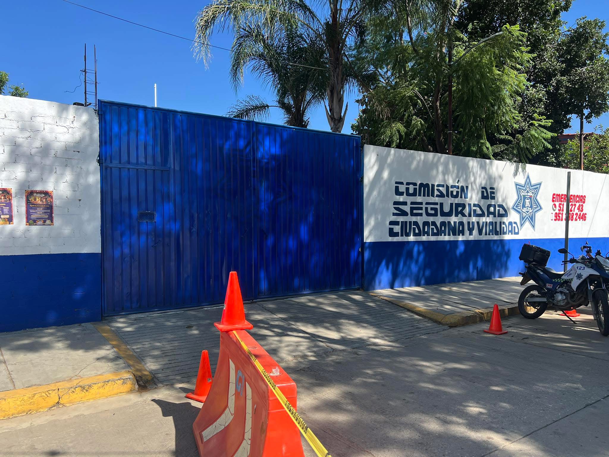 Paro policial en Santa Cruz Xoxocotlán, #Oaxaca, por falta de pagos; inseguridad amenaza en víspera de Todos Santos