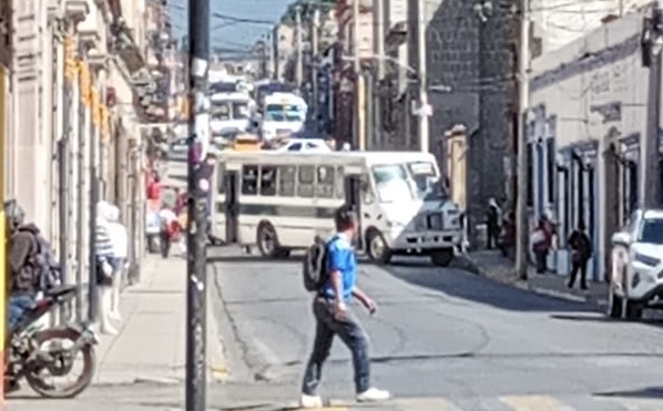 Tensión en el centro histórico de Oaxaca de Juárez por bloqueo de normalistas y amenaza de desalojo Tensión en el centro histórico de Oaxaca de Juárez por bloqueo de normalistas y amenaza de desalojo