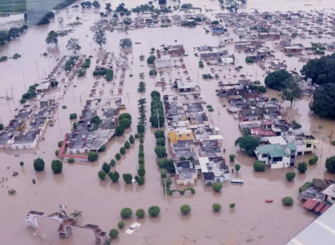 Burocracia y negligencia de gobiernos federal y estatales agravan tragedia por lluvias: México repite los errores del huracán Otis Burocracia y negligencia de gobiernos federal y estatales agravan tragedia por lluvias: México repite los errores del huracán Otis