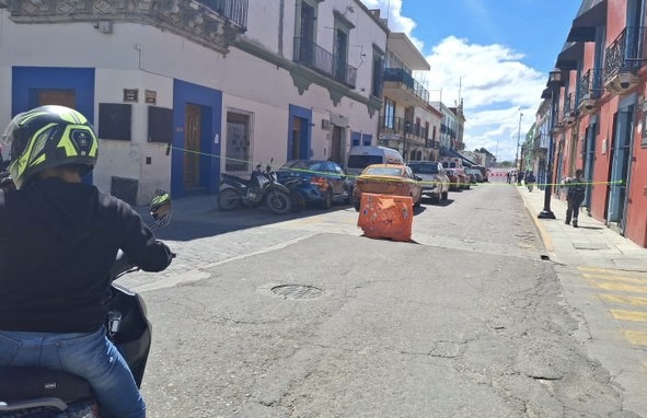 No paran los bloqueos: ahora son normalistas y jubilados lo que paralizan el centro histórico de Oaxaca de Juárez No paran los bloqueos: ahora son normalistas y jubilados lo que paralizan el centro histórico de Oaxaca de Juárez