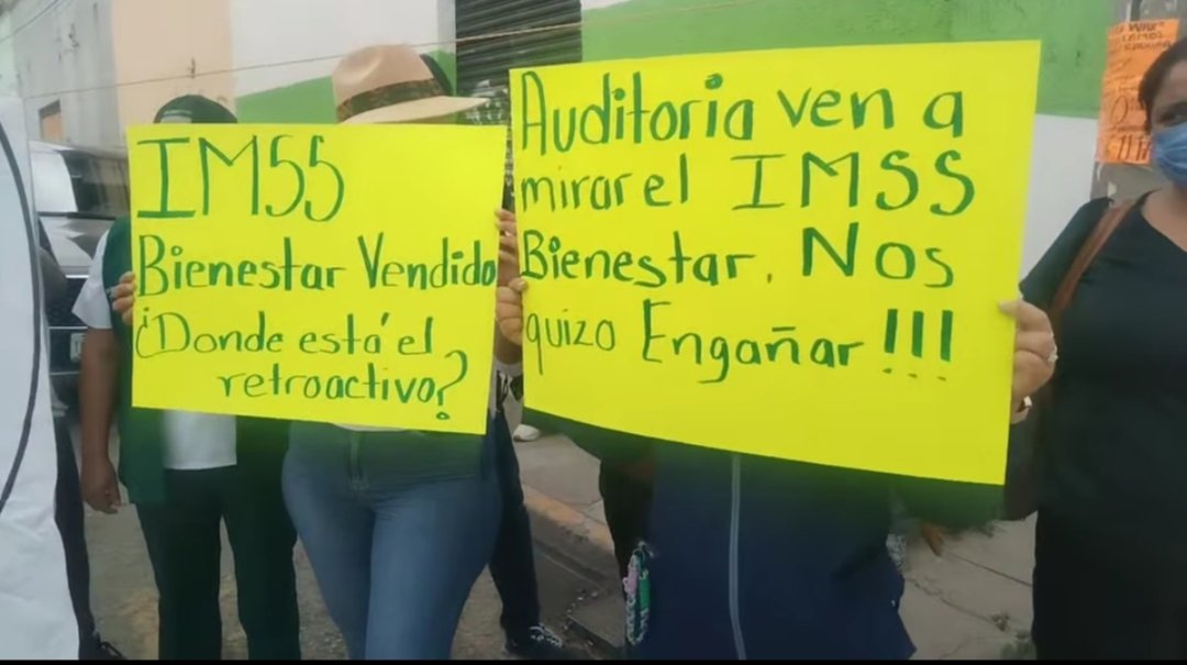 Trabajadores sindicalizados del IMSS Bienestar bloquean calles en Oaxaca capital; exigen pago de salarios atrasados desde marzo Trabajadores sindicalizados del IMSS Bienestar bloquean calles en Oaxaca capital; exigen pago de salarios atrasados desde marzo