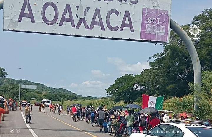 Migrantes de Cuba, Venezuela y Haití ingresan a Oaxaca por el Istmo de Tehuantepec, tras 300 km desde Chiapas Migrantes de Cuba, Venezuela y Haití ingresan a Oaxaca por el Istmo de Tehuantepec, tras 300 km desde Chiapas