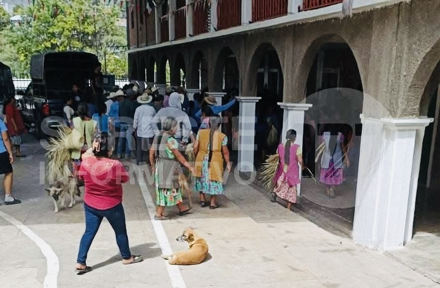 ACTUALIZACIÓN: los cinco linchados y calcinados en Texcatitlán, Cuicatlán, eran presuntos integrantes de banda “Gota a gota”; operaban en Xoxocotlán ACTUALIZACIÓN: los cinco linchados y calcinados en Texcatitlán, Cuicatlán, eran presuntos integrantes de banda “Gota a gota”; operaban en Xoxocotlán