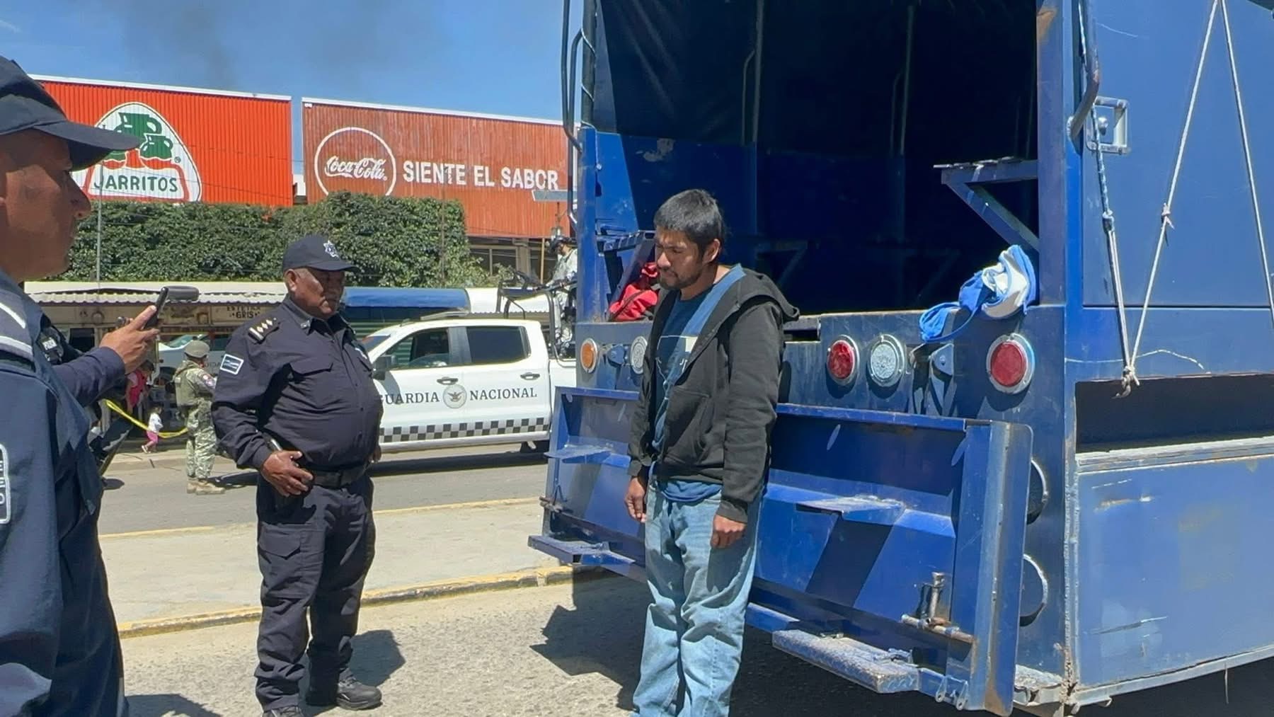 Fiscalía realiza cateos y detenciones durante nuevo capítulo de la “Operación pescador” en el Mercado de Abasto de Oaxaca de Juárez Fiscalía realiza cateos y detenciones durante nuevo capítulo de la “Operación pescador” en el Mercado de Abasto de Oaxaca de Juárez